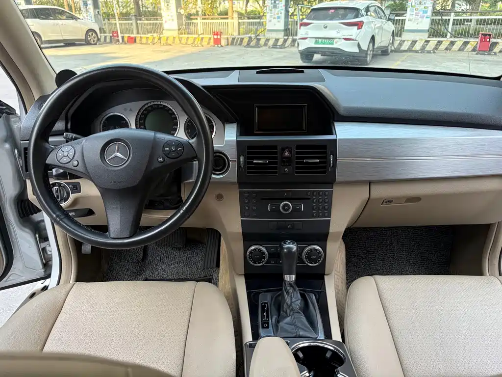 Mercedes-Benz GLK-Class (Import) — миниатюра 10