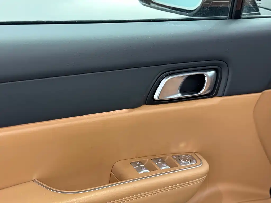 Li Auto Li ONE — миниатюра 11