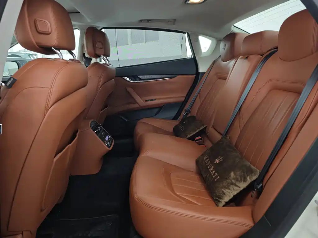 Maserati Quattroporte — миниатюра 9
