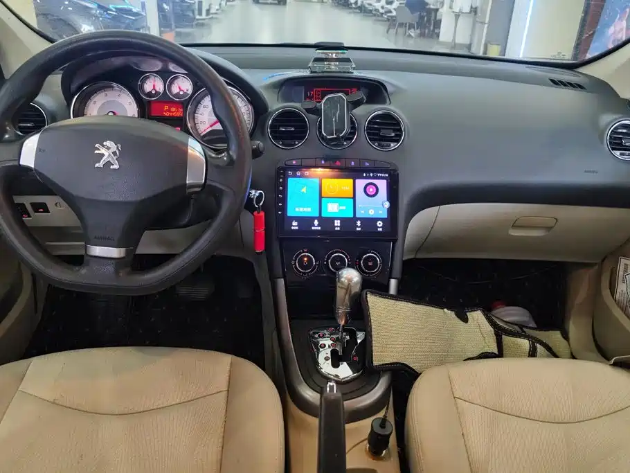 Peugeot 408 — миниатюра 12