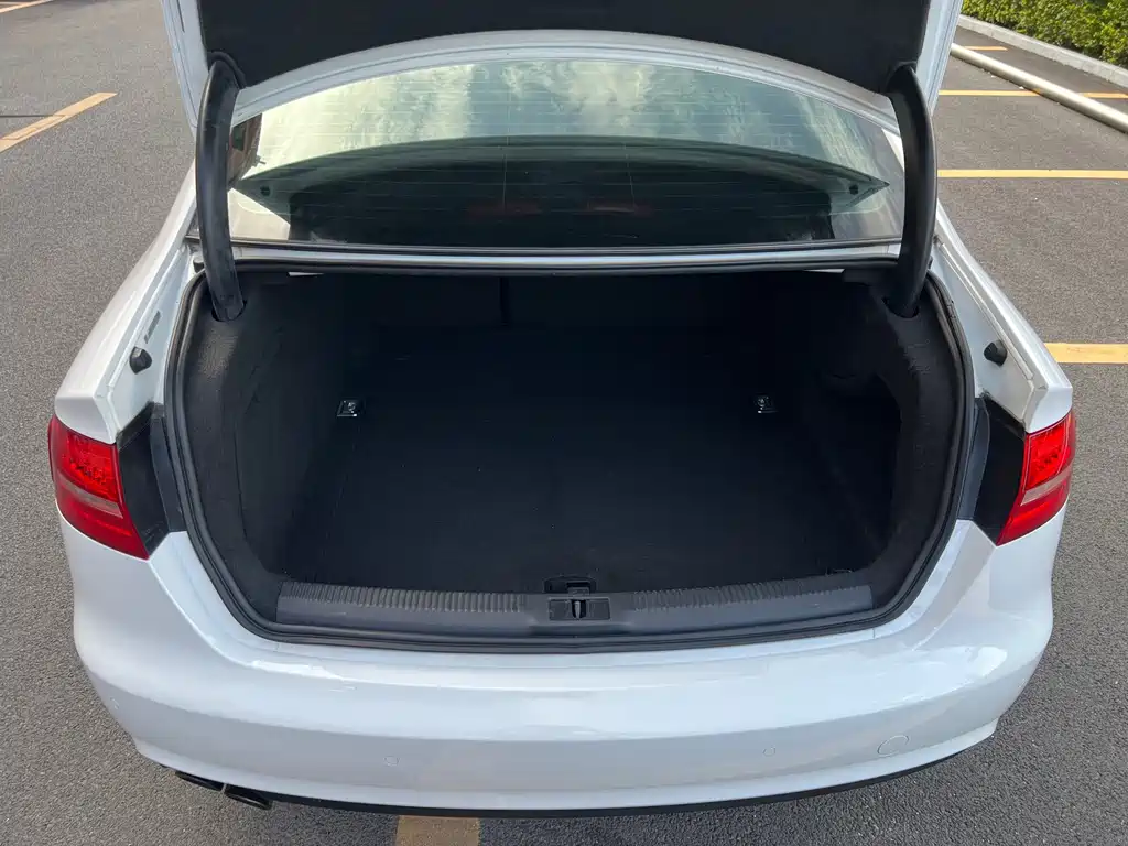 Audi A4L — миниатюра 22