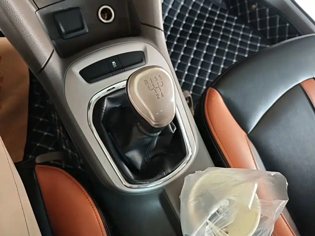 Chevrolet Cruze — миниатюра 14