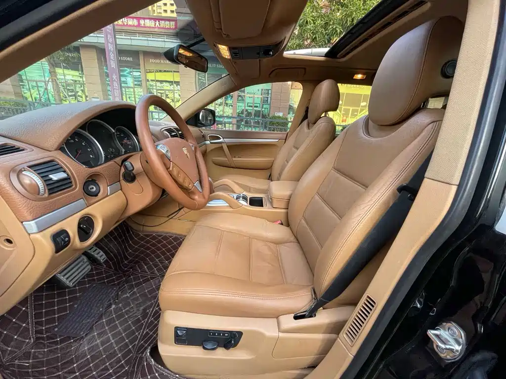 Porsche Cayenne — миниатюра 10