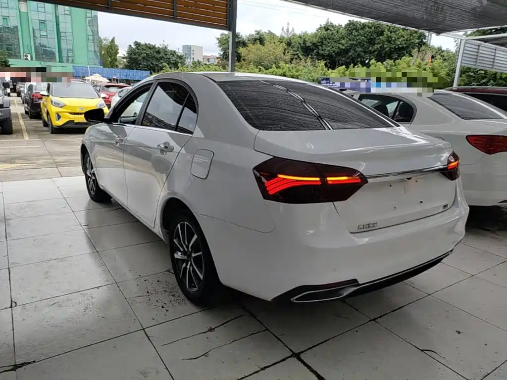 Geely Emgrand — миниатюра 5