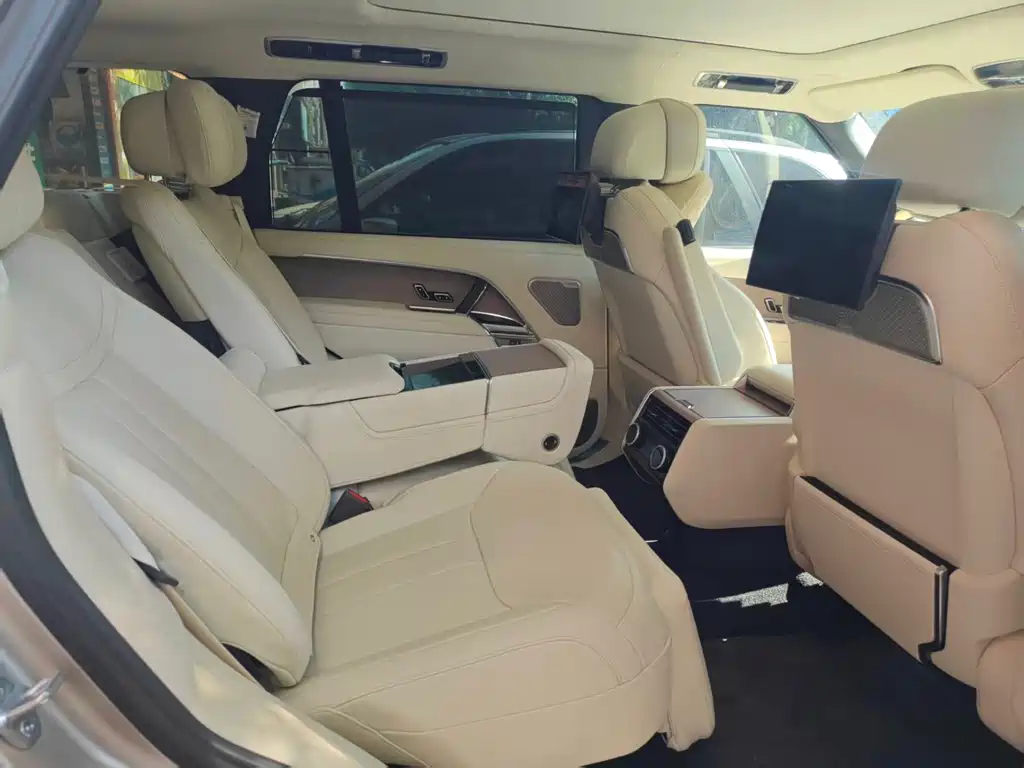 Land Rover Range Rover — миниатюра 6