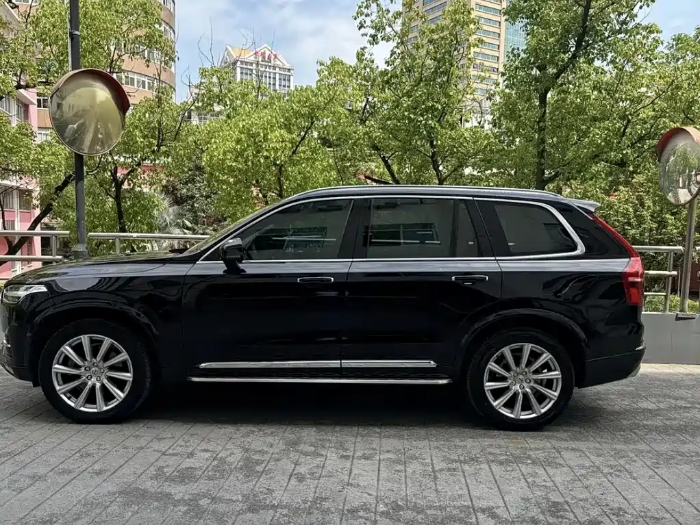 Volvo XC90 — миниатюра 3
