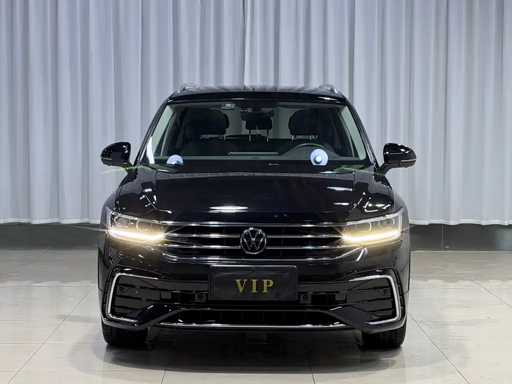 Volkswagen Tiguan L — миниатюра 2
