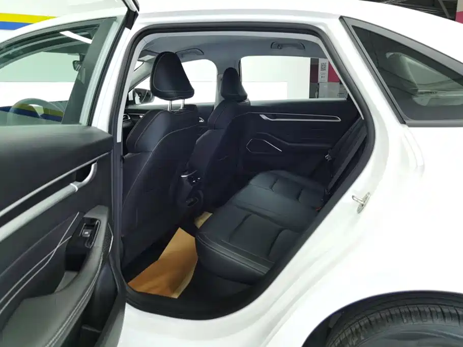 Geely Emgrand — миниатюра 11