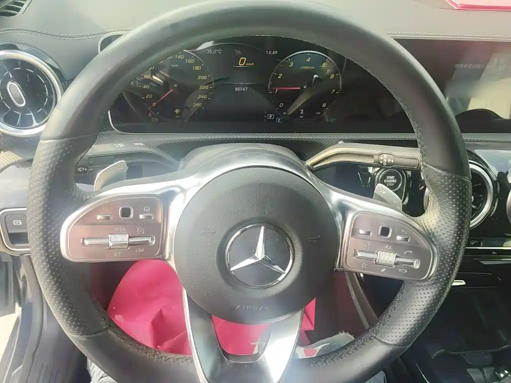 Mercedes-Benz A-Class — миниатюра 11