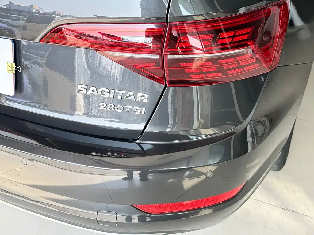 Volkswagen Sagitar — миниатюра 9
