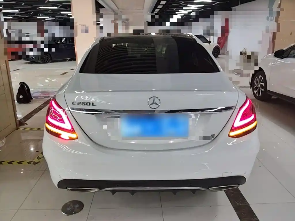 Mercedes-Benz C-Class — миниатюра 6