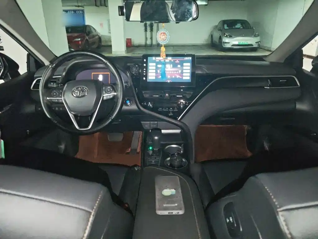 Toyota Camry — миниатюра 13