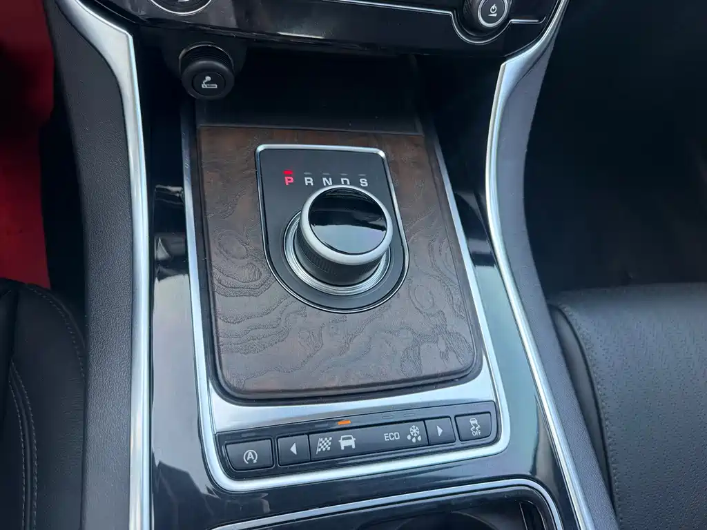 Jaguar XFL — миниатюра 19