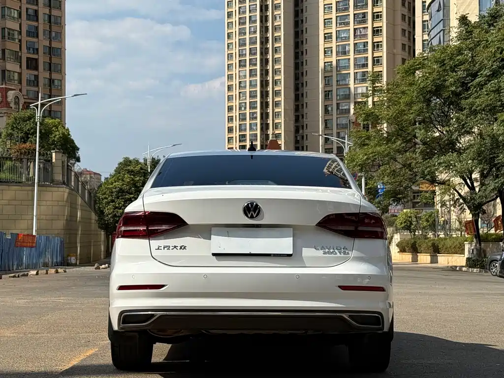 Volkswagen Lavida — миниатюра 6