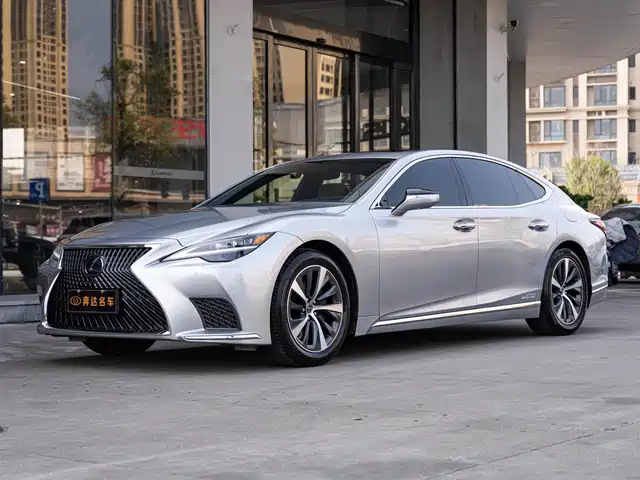 LEXUS LS 2022