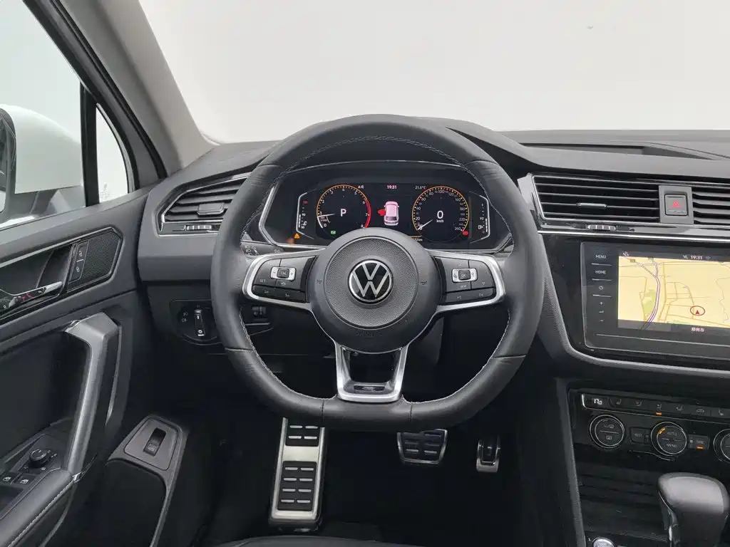 Volkswagen Tiguan L — миниатюра 11