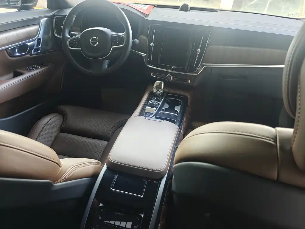 VOLVO S90 PLUG IN HYBRID