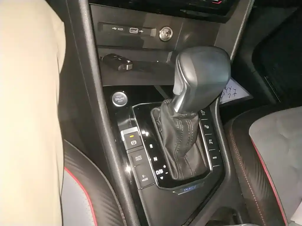 Volkswagen 途观L插电混动 — миниатюра 14
