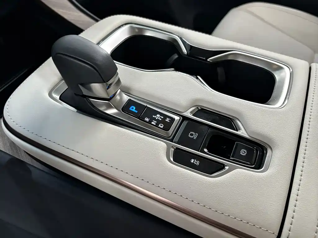 Lexus LM — миниатюра 11
