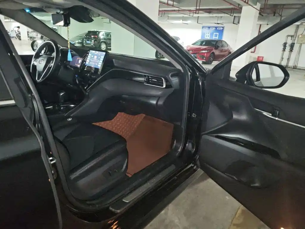 Toyota Camry — миниатюра 20