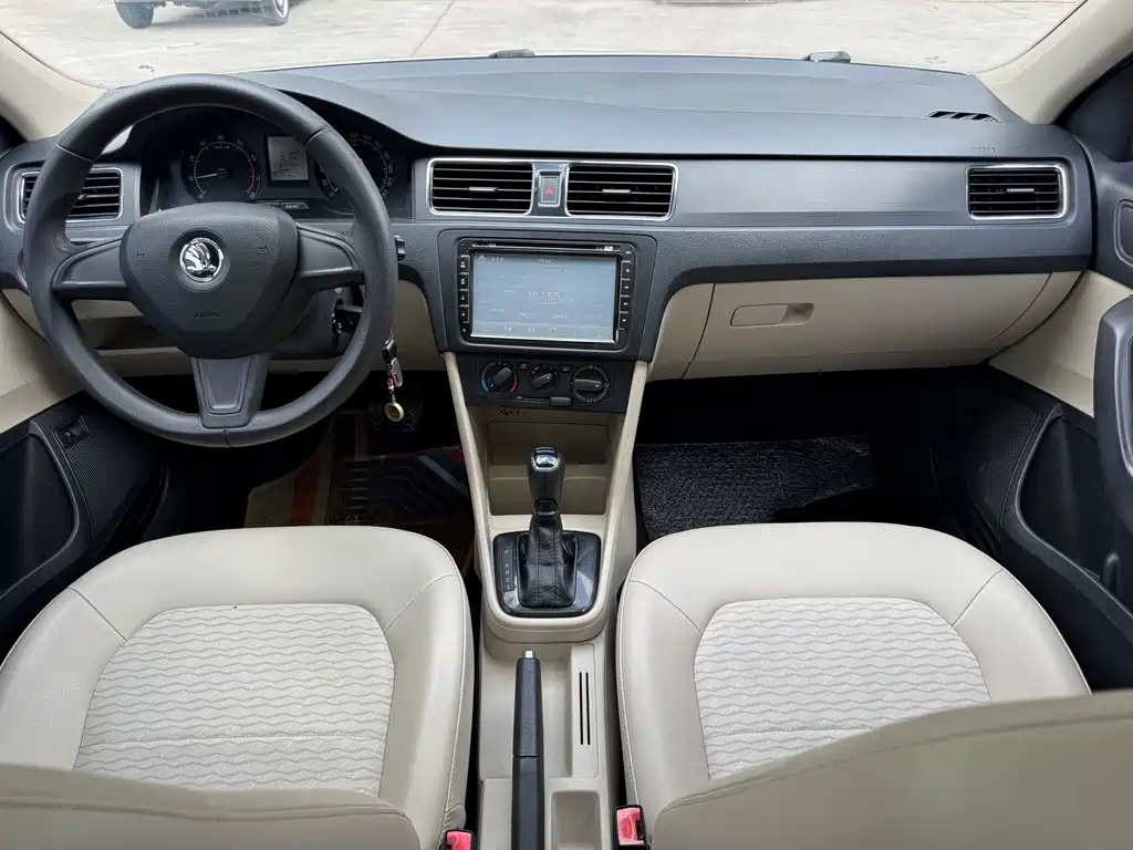 Skoda Rapid — миниатюра 12