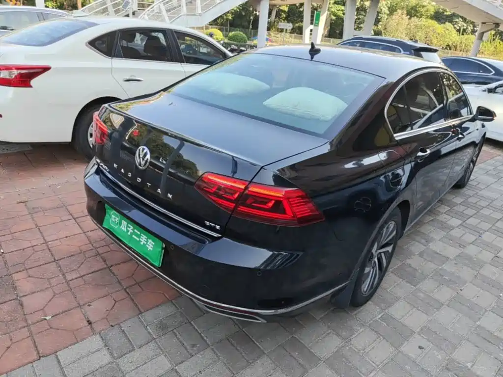 Volkswagen Magotan PHEV — миниатюра 7