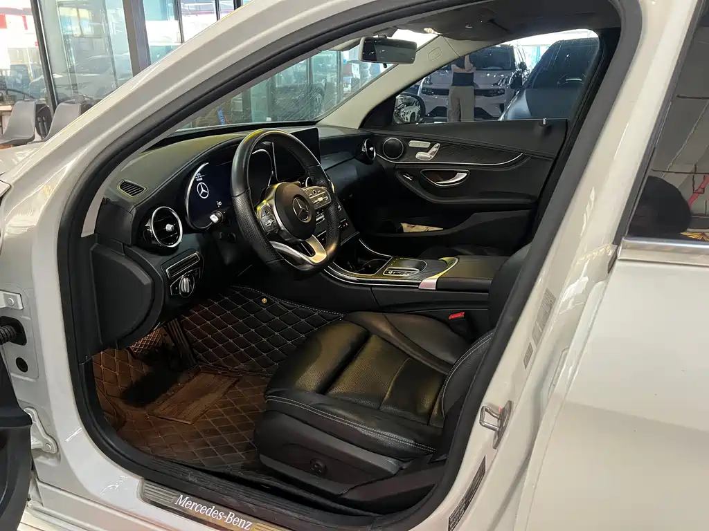 Mercedes-Benz C-Class — миниатюра 5