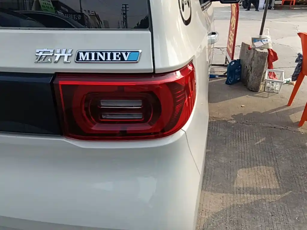 Wuling MINIEV — миниатюра 8