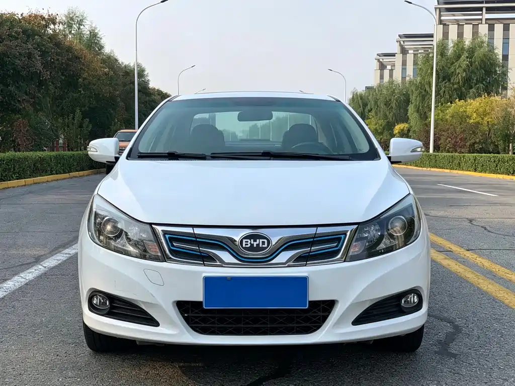 BYD e5 — миниатюра 2