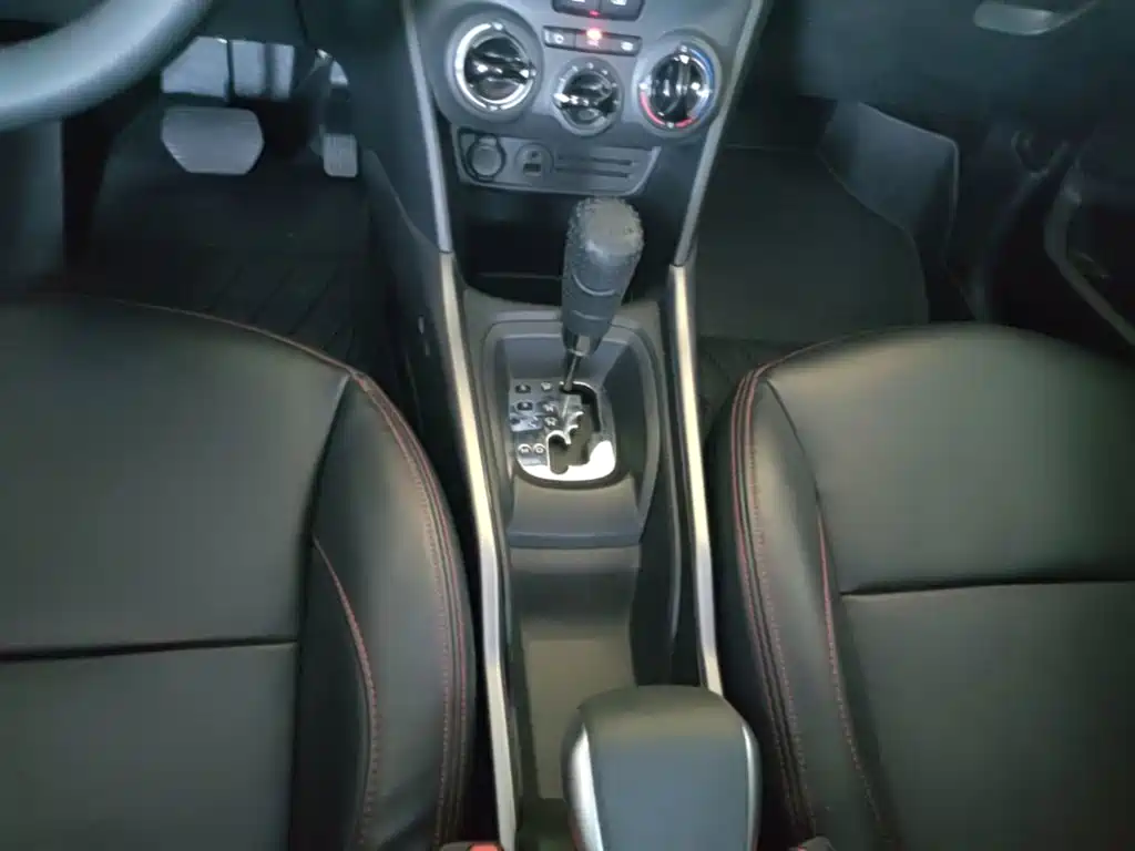 Peugeot 2008 — миниатюра 14