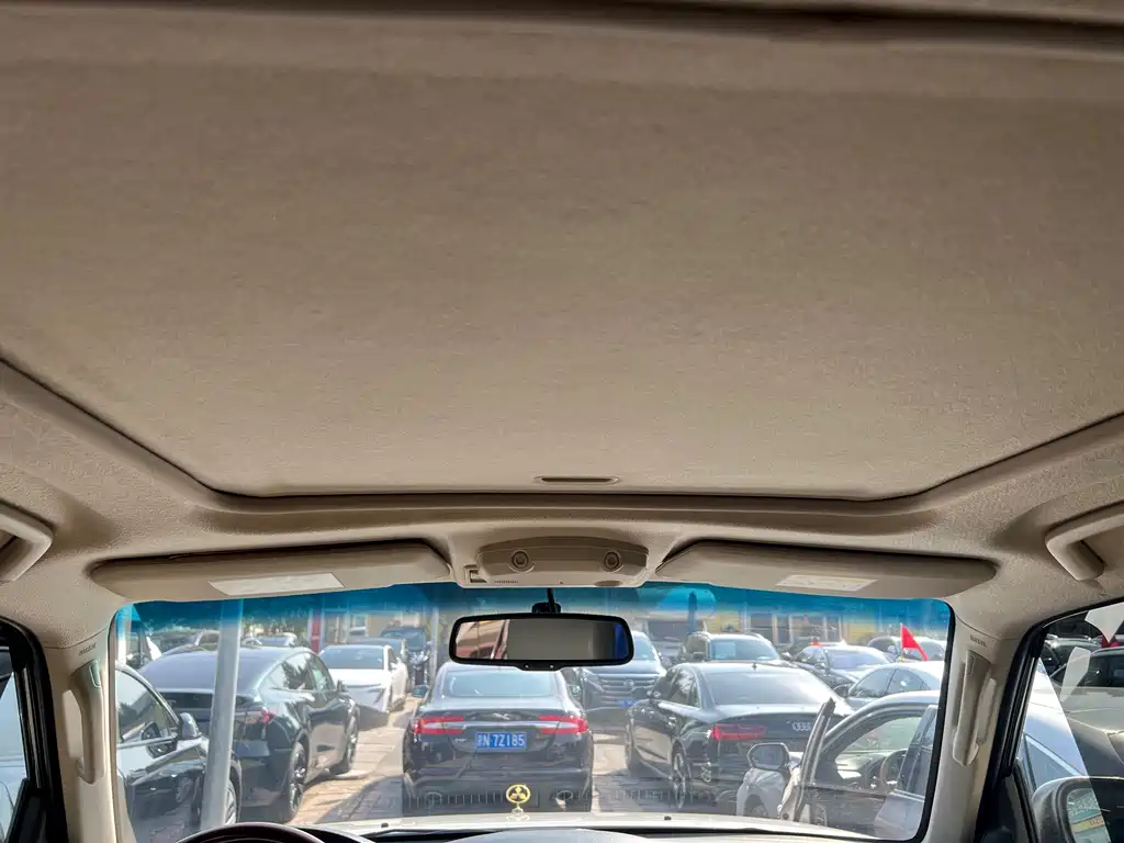 Mitsubishi Pajero (Import) — миниатюра 11