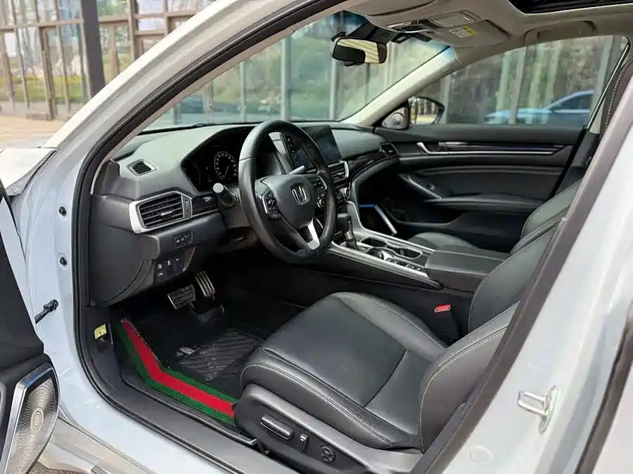 Honda Accord — миниатюра 11