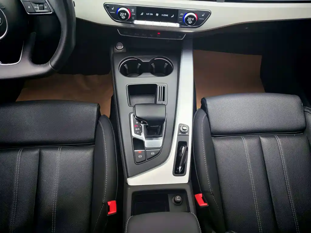 Audi A4L — миниатюра 10