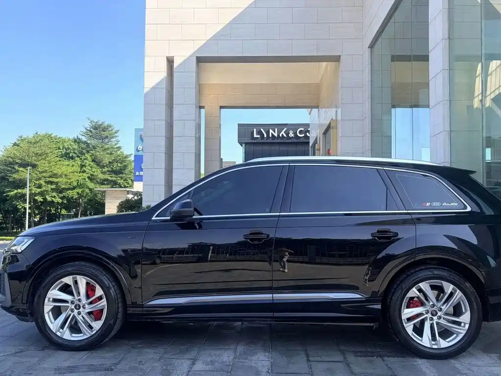 Audi Q7 — миниатюра 4