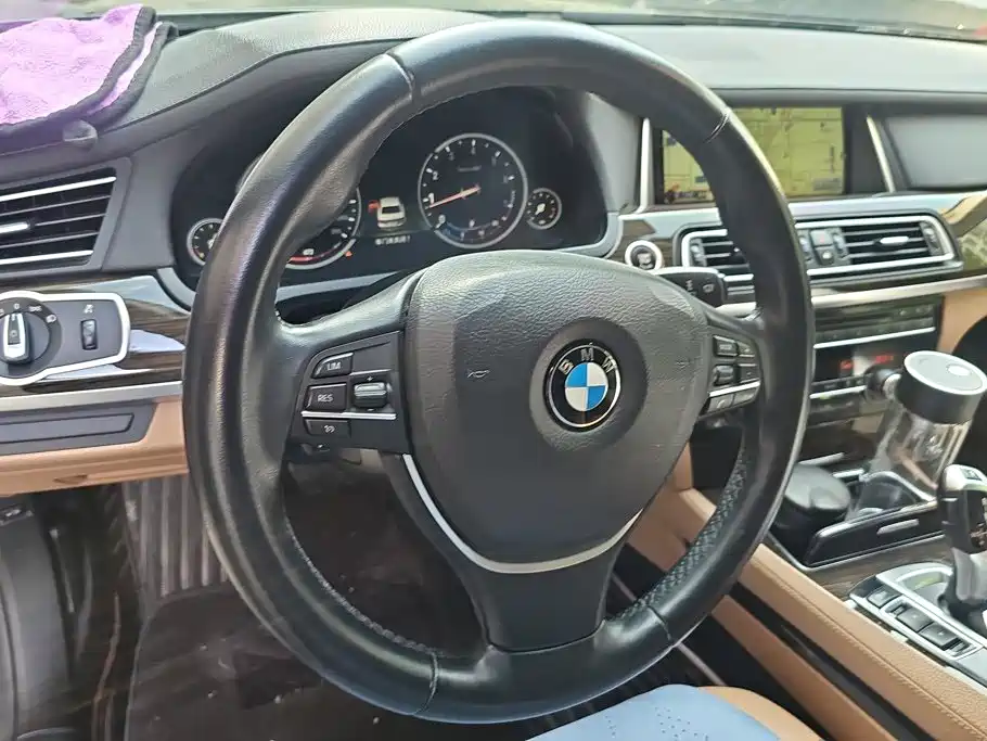 BMW 7 Series — миниатюра 15
