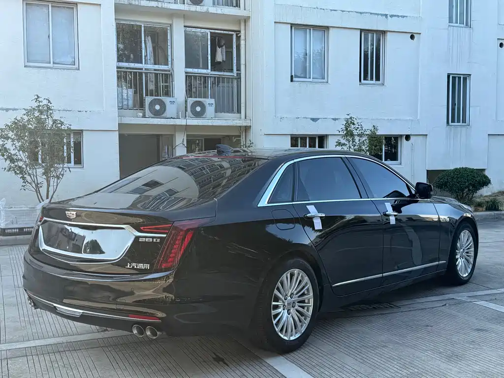 CADILLAC CT6