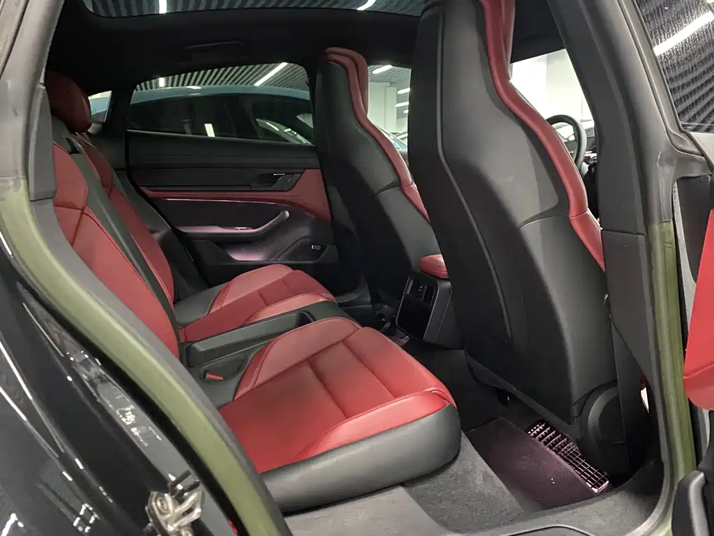 Porsche Taycan — миниатюра 9