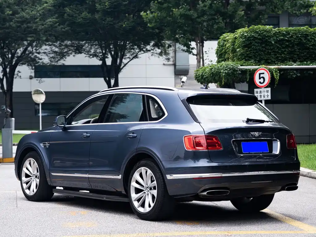 Bentley Bentayga — миниатюра 5