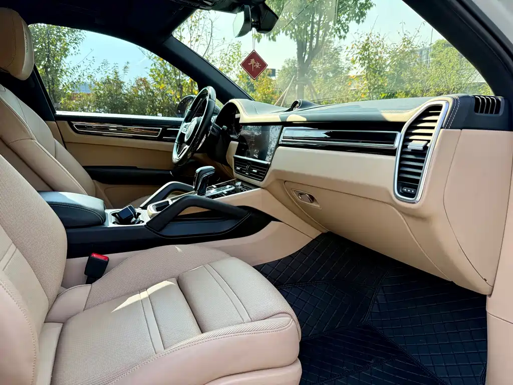 Porsche Cayenne — миниатюра 11