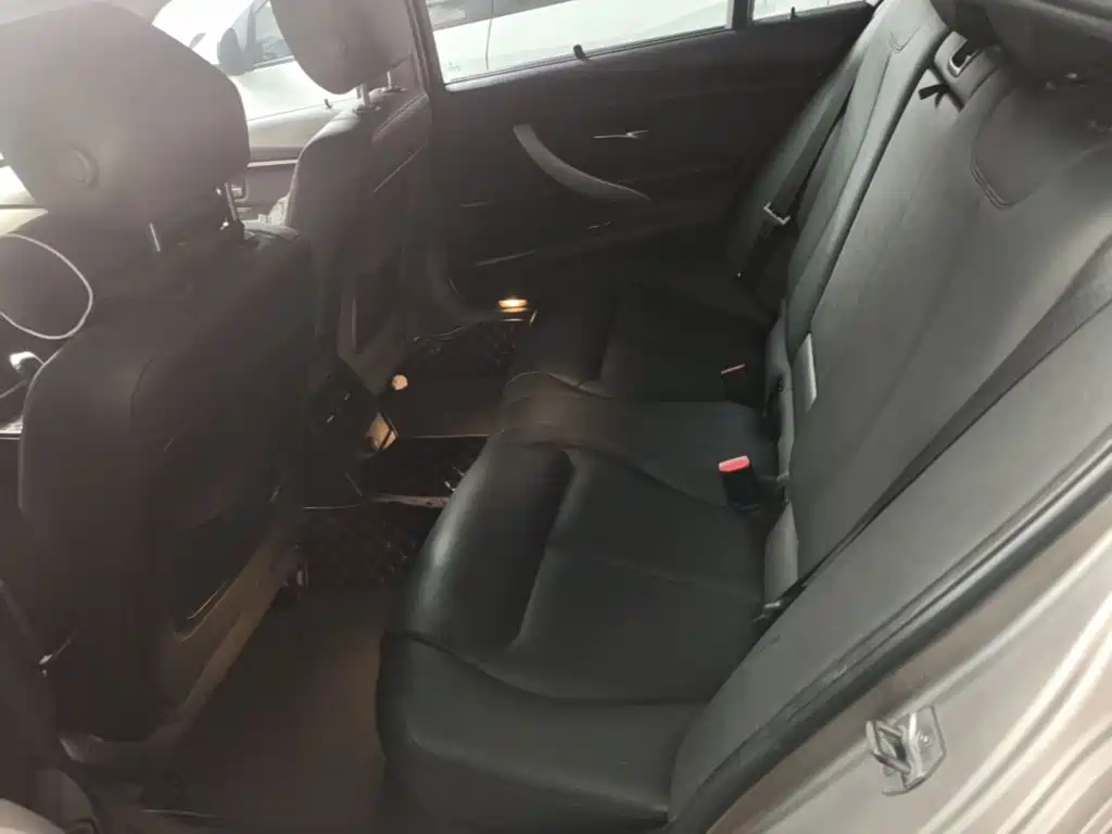 BMW 3 Series — миниатюра 17