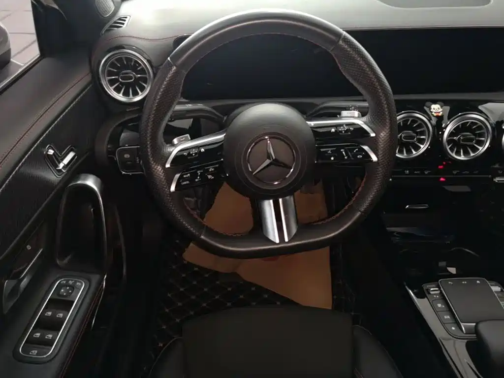 Mercedes-Benz A-Class — миниатюра 11