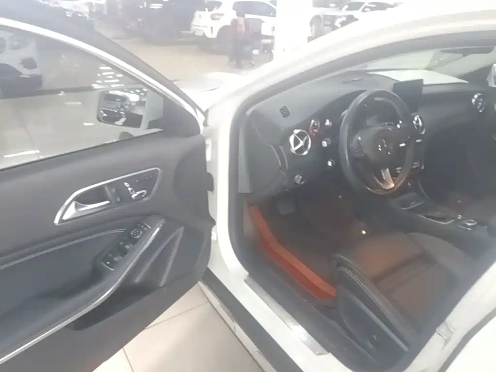 Mercedes-Benz GLA — миниатюра 16