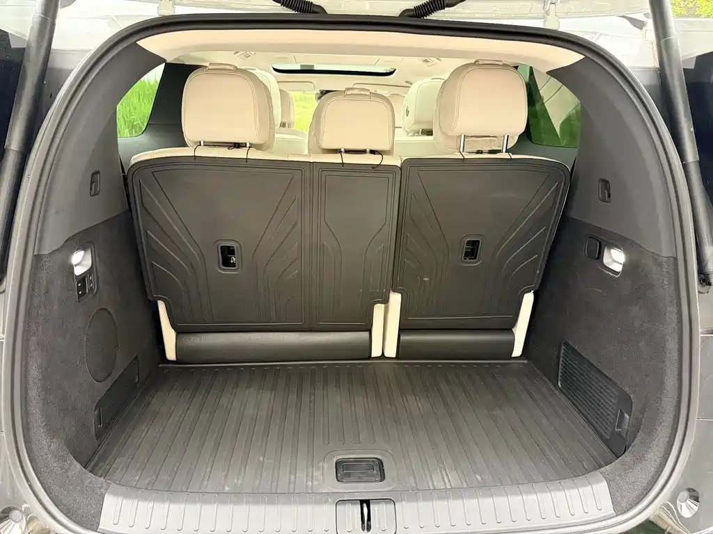 Li Auto Li MEGA — миниатюра 17