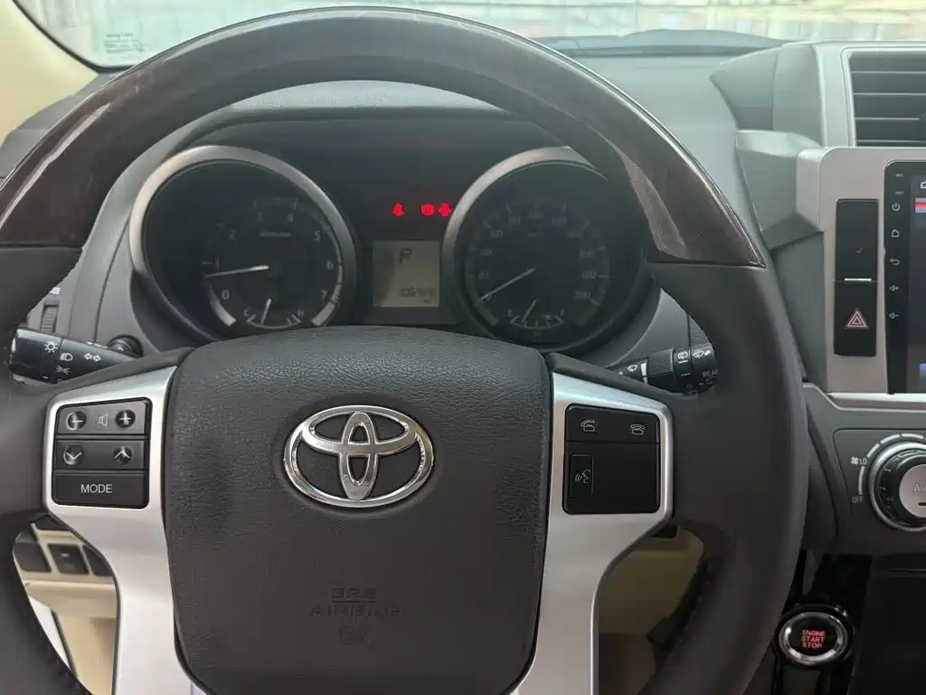 TOYOTA PRADO