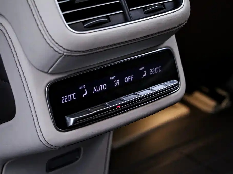 Mercedes-Benz GLS — миниатюра 18
