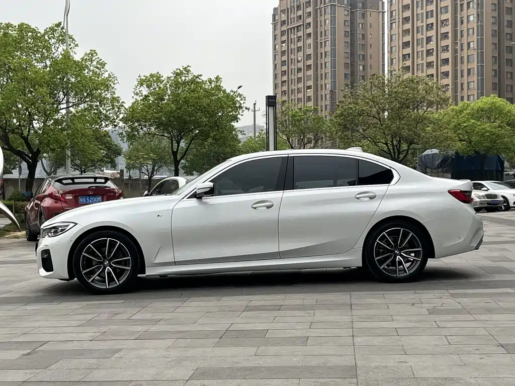 BMW 3 Series — миниатюра 8