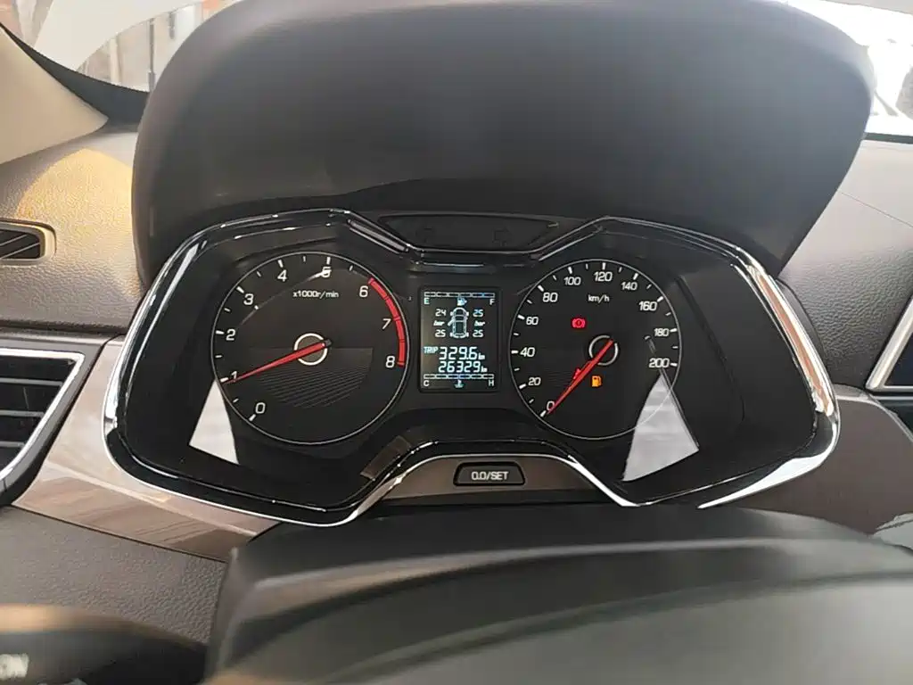 Baojun 310W — миниатюра 12