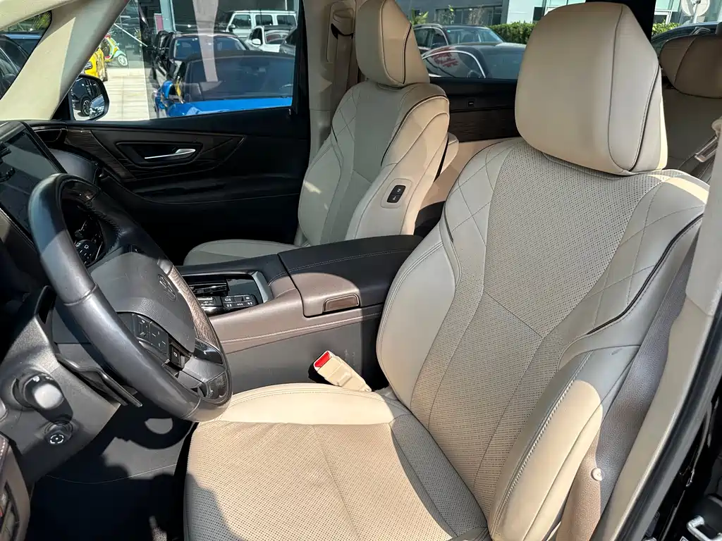 Toyota Alphard — миниатюра 14
