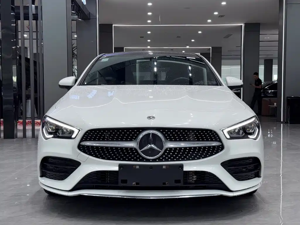 MERCEDES-BENZ CLA