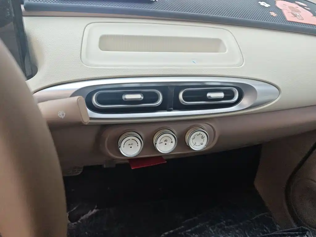 Wuling MINIEV — миниатюра 9